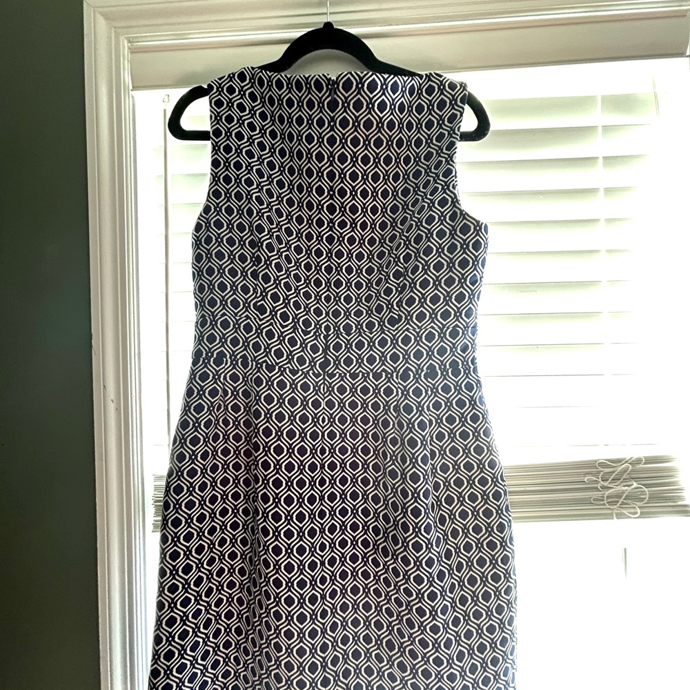 Tahari White and Blue Sheath Midi Dress Sleeveless Crew Neck